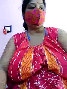 Snapshot of Kayra_34 chatting on 10.15.25 Kayra 34 online show from 10.15.25