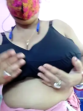 Snapshot of Kayra_34 chatting on 10.17.25 Kayra 34 online show from 10.17.25