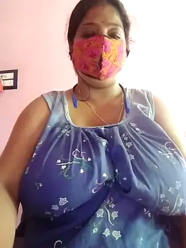 Snapshot of Kayra_34 chatting on 10.18.25 Kayra 34 online show from 10.18.25