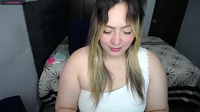 Snapshot of Valentina_St chatting on 02.11.26 Valentina St online show from 02.11.26