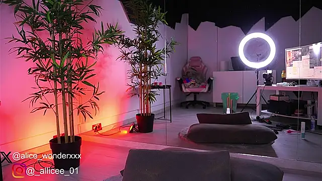 VanessaSimon online show from 03.14.25