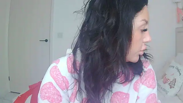 magical mia online show from 11.29.25