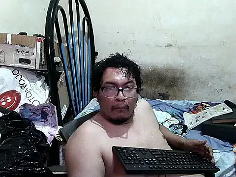 Snapshot of gocuzero chatting on 10.05.25 gocuzero online show from 10.05.25