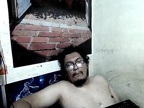 Snapshot of gocuzero chatting on 11.08.25 gocuzero online show from 11.08.25