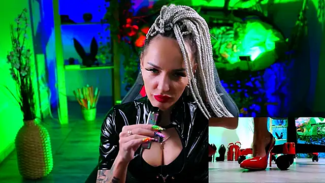 MonicaMaxwel online show from 03.17.25