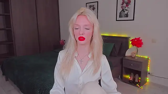 Snapshot of AleksaBlonde chatting on 01.14.25 AleksaBlonde online show from 01.14.25