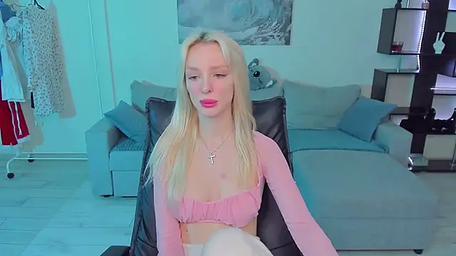 Snapshot of AleksaBlonde chatting on 01.29.25 AleksaBlonde online show from 01.29.25