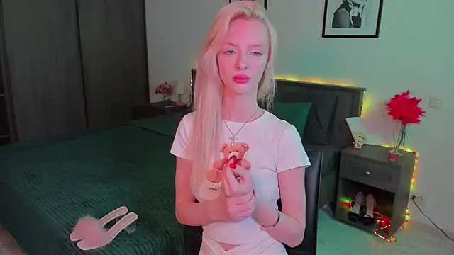 Snapshot of AleksaBlonde chatting on 03.20.25 AleksaBlonde online show from 03.20.25