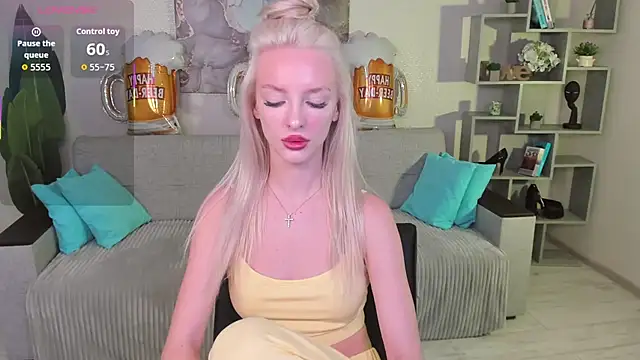 Snapshot of AleksaBlonde chatting on 09.26.25 AleksaBlonde online show from 09.26.25