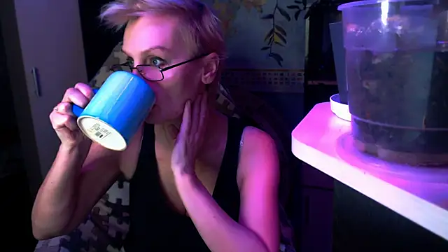 HelgaHimmell online show from 04.06.26