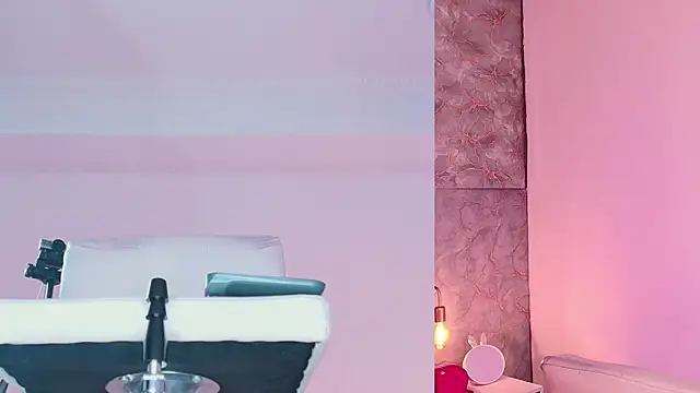 Snapshot of Angelst__ chatting on 11.28.25 Angelst online show from 11.28.25