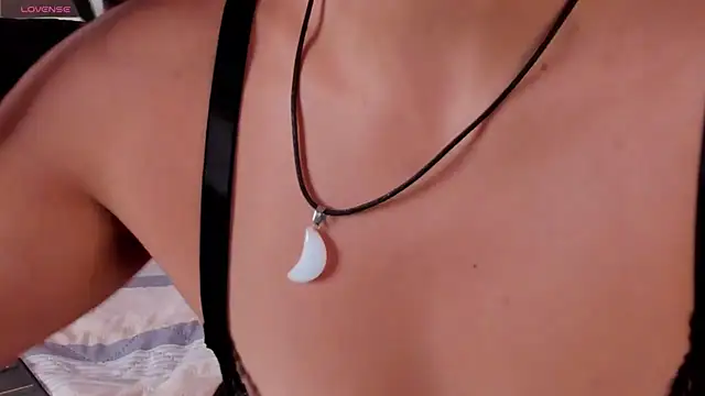 YenniferCurly online show from 12.29.24