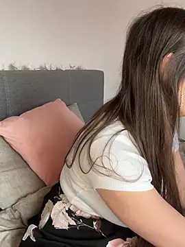 Snapshot of Loella-Rose chatting on 01.24.25 Loella-Rose online show from 01.24.25