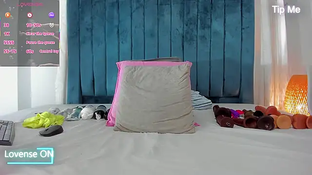 blondehorny69 online show from 10.09.25