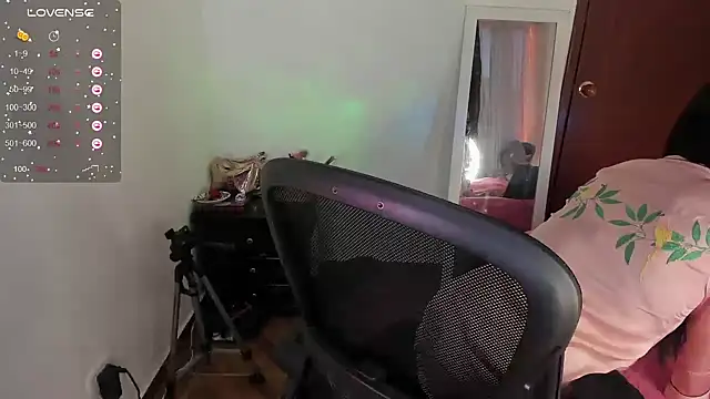 Snapshot of youpinkgirl_ chatting on 12.31.24 youpinkgirl  online show from 12.31.24