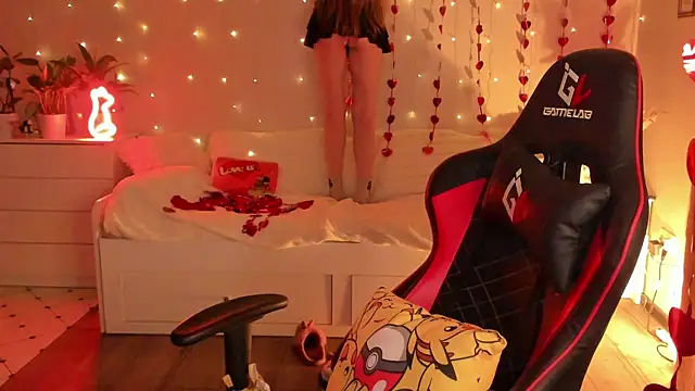 desperatehousewife   online show from 02.17.25