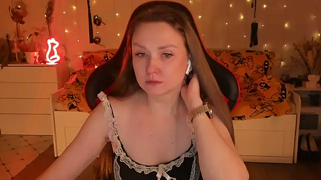 desperatehousewife   online show from 11.15.25