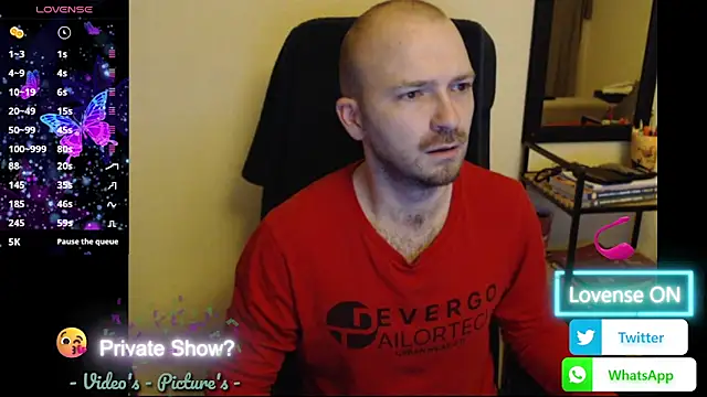 Snapshot of RealManHaveHairy chatting on 05.11.26 RealManHaveHairy online show from 05.11.26