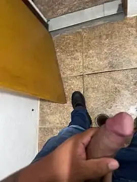 Snapshot of Luizcalado20 chatting on 01.21.25 Luizcalado20 online show from 01.21.25