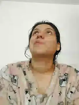 Sophie-hatter online show from 01.26.25