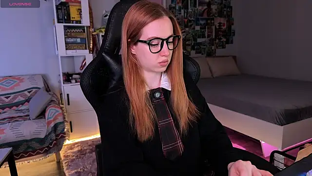 LinaWitch online show from 11.05.25