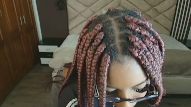 Raquel jones online show from 02.12.25