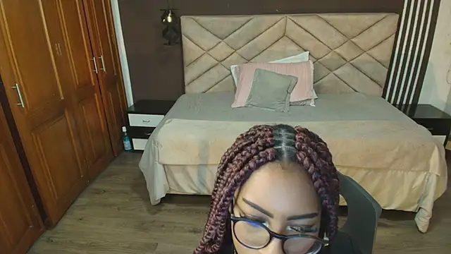 Raquel jones online show from 03.17.25