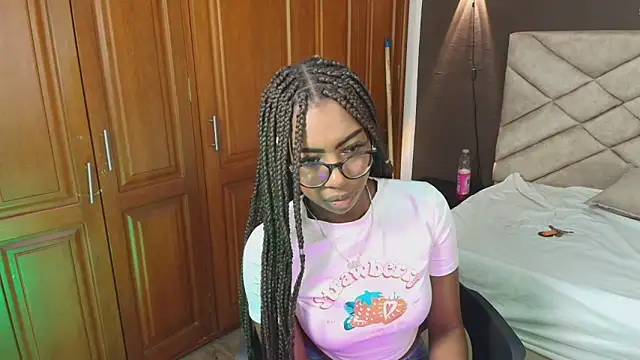 Raquel jones online show from 09.29.25