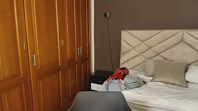 Raquel jones online show from 10.27.25