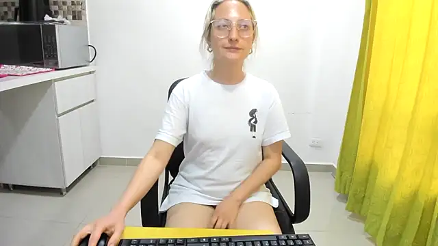 Adele johnsonn1 online show from 02.28.25