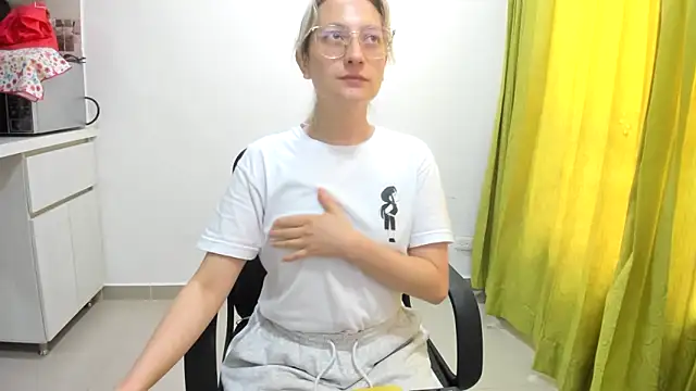 Adele johnsonn1 online show from 03.18.25