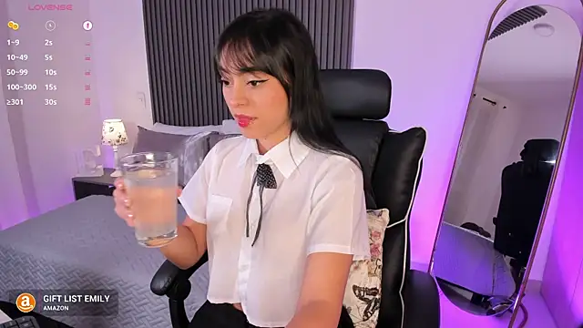 emilyruiz1 online show from 03.15.25