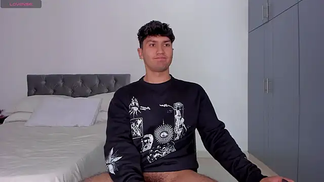 Valerio James7 online show from 02.10.25