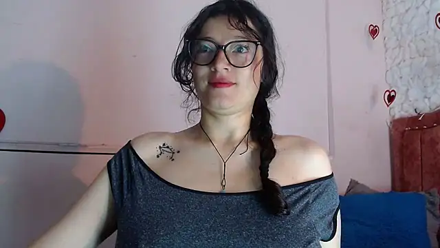 Snapshot of lunazulsj chatting on 03.10.25 lunazulsj online show from 03.10.25