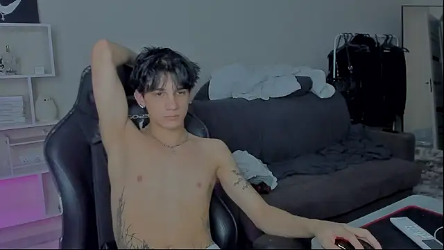 Snapshot of MarkBrowniii chatting on 12.01.24 MarkBrowniii online show from 12.01.24