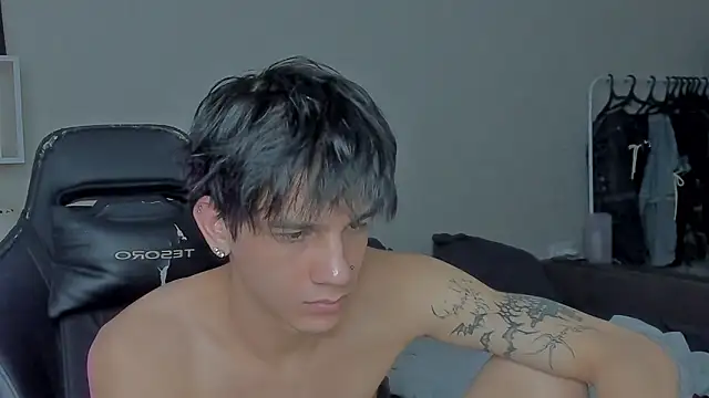 Snapshot of MarkBrowniii chatting on 12.12.24 MarkBrowniii online show from 12.12.24