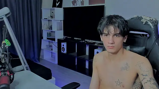 Snapshot of MarkBrowniii chatting on 09.21.25 MarkBrowniii online show from 09.21.25