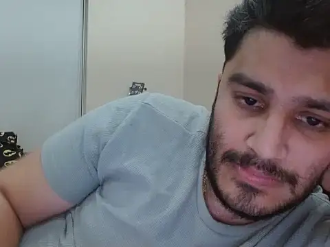 Snapshot of robintoit chatting on 05.11.26 robintoit online show from 05.11.26