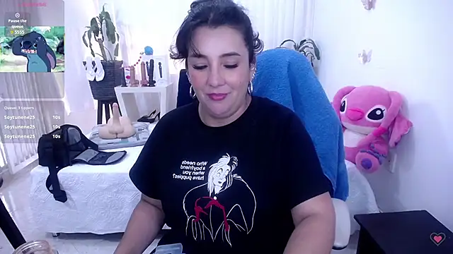 Snapshot of mom_hot__ chatting on 07.05.26 mom hot online show from 07.05.26