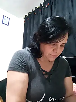 Snapshot of Natasha_milf__ chatting on 03.05.25 Natasha milf online show from 03.05.25