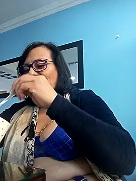 Snapshot of Natasha_milf__ chatting on 03.15.25 Natasha milf online show from 03.15.25