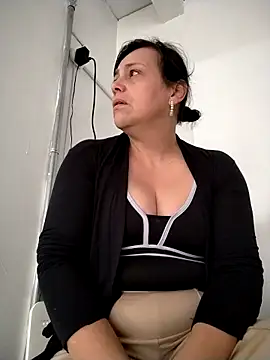 Snapshot of Natasha_milf__ chatting on 02.21.26 Natasha milf online show from 02.21.26