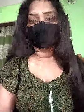 Idhika Paul online show from 04.05.26