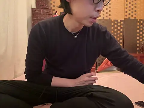 Snapshot of -mirai- chatting on 03.13.25 -mirai- online show from 03.13.25