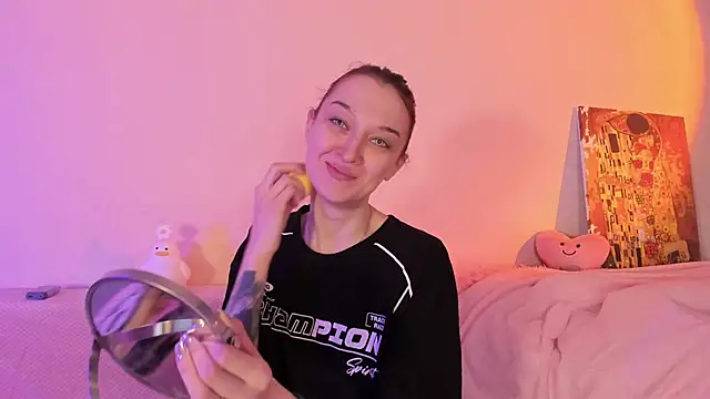 CrystalRey online show from 02.03.25