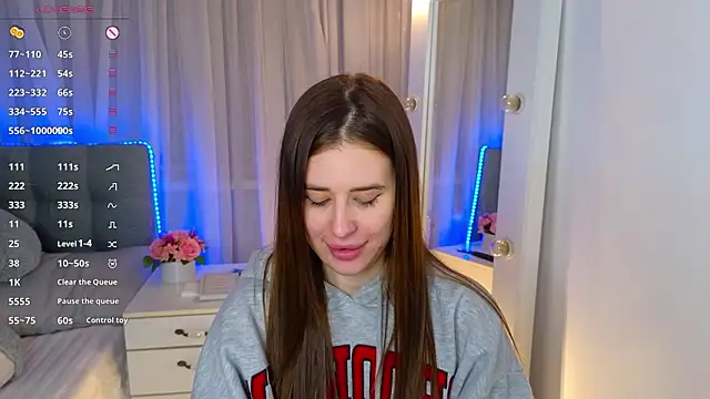 Snapshot of Milkissss chatting on 02.26.26 Milkissss online show from 02.26.26