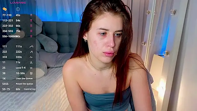 Snapshot of Milkissss chatting on 03.05.26 Milkissss online show from 03.05.26