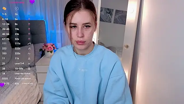 Snapshot of Milkissss chatting on 03.25.26 Milkissss online show from 03.25.26