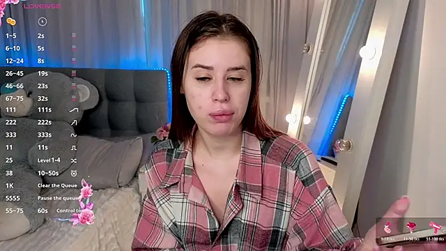 Snapshot of Milkissss chatting on 03.27.26 Milkissss online show from 03.27.26