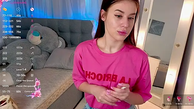 Snapshot of Milkissss chatting on 04.01.26 Milkissss online show from 04.01.26